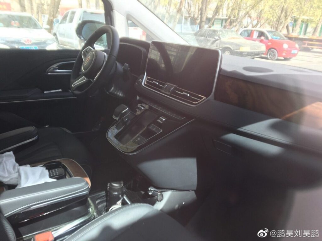 شبكة السيارات الصينية – ميني فان هونشي تظهر في صور تجسسية قبل التدشين الرسمي لها في الصين