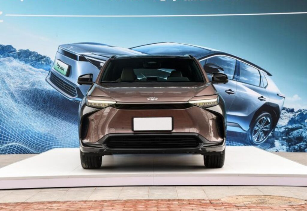 شبكة السيارات الصينية – فاو تعلن عن السيارة الجديدة تويوتا bZ4X لأول مرة في الصين
