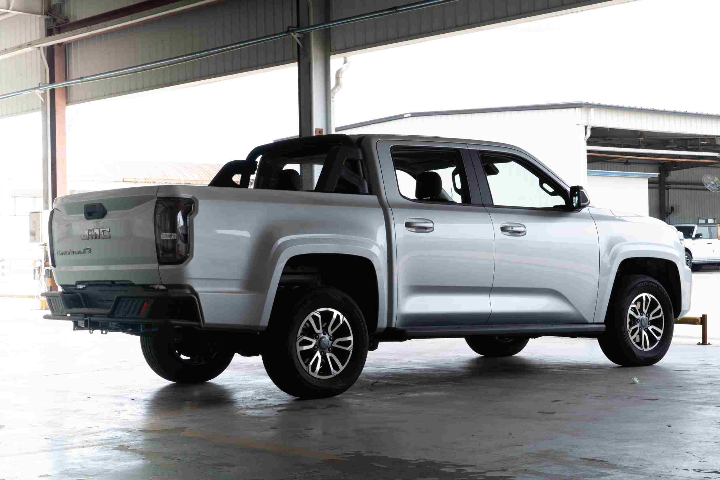 شبكة السيارات الصينية – JMC جراند أفينيو بلس 2025.. بيك أب عملي للعمل والمغامرات المتنقلة