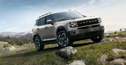 مقارنة شاملة بين سيارة جيتور T1 2025 وهونشي HS5 2025 الجديدتين بالسعودية