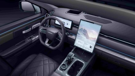 جايكو J7 2025: مقصورة داخلية مميزة مع نظام صوتي من Sony