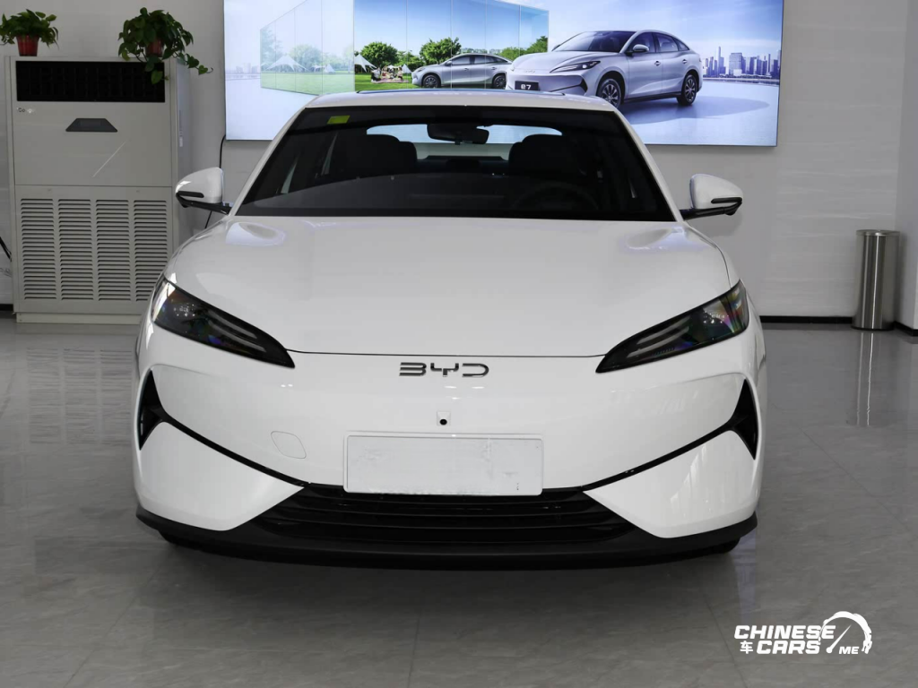بي واي دي e7 2025 تُطلق رسميًا بثلاث فئات وسعر يبدأ من 51,100 رس فقط في الصين!! 2 شبكة السيارات الصينية – بي واي دي e7 2025 تُطلق رسميًا بثلاث فئات وسعر يبدأ من 51,100 رس فقط في الصين!!