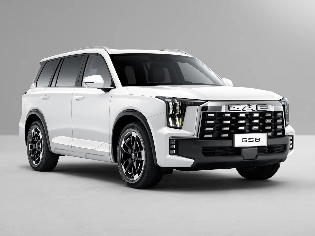 مقارنة شاملة بين جايكو J8 2025 وجي ايه سي GS8 ترافيلر 2026 بالسعودية 2 شبكة السيارات الصينية – مقارنة شاملة بين جايكو J8 2025 وجي ايه سي GS8 ترافيلر 2026 بالسعودية