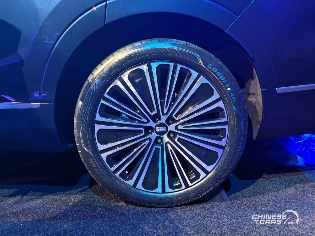جيلي جالاكسي M9 الجديدة كليًا: أفخم SUV هجينة بستة مقاعد من جيلي تصل للأسواق الصينية والعالمية قريبًا 17 شبكة السيارات الصينية – جيلي جالاكسي M9 الجديدة كليًا: أفخم SUV هجينة بستة مقاعد من جيلي تصل للأسواق الصينية والعالمية قريبًا