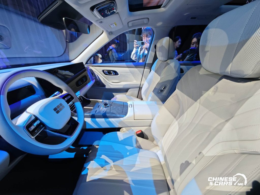 جيلي جالاكسي M9 الجديدة كليًا: أفخم SUV هجينة بستة مقاعد من جيلي تصل للأسواق الصينية والعالمية قريبًا 3 شبكة السيارات الصينية – جيلي جالاكسي M9 الجديدة كليًا: أفخم SUV هجينة بستة مقاعد من جيلي تصل للأسواق الصينية والعالمية قريبًا