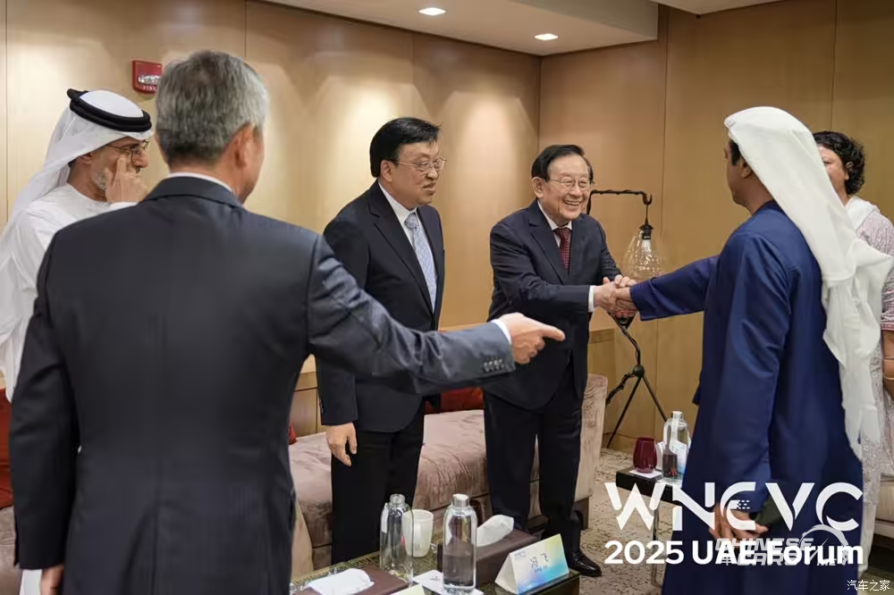 مؤتمر العالم لمركبات الطاقة الجديدة 2025 – النسخة الإماراتية: انطلاقة ناجحة من أبوظبي نحو شراكة صينية-عربية في النقل الأخضر 1 مؤتمر العالم لمركبات الطاقة الجديدة 2025 – النسخة الإماراتية: انطلاقة ناجحة من أبوظبي نحو شراكة صينية-عربية في النقل الأخضر