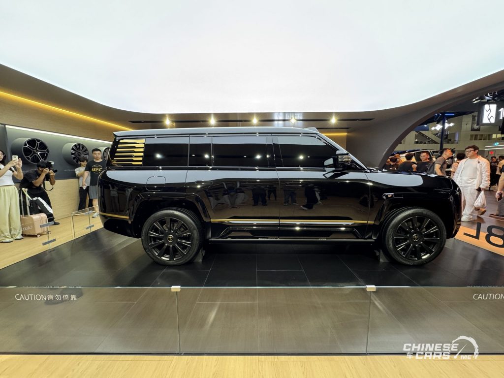 Yangwang U8L: SUV ملكية بامتياز من BYD – مقاعد Zero Gravity، شعارات من ذهب، ومنصة e⁴ الخارقة 5 شبكة السيارات الصينية – Yangwang U8L: SUV ملكية بامتياز من BYD – مقاعد Zero Gravity، شعارات من ذهب، ومنصة e⁴ الخارقة