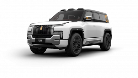 يانغ وانغ U8 النسخة العربية: أقوى SUV كهربائية فاخرة في العالم بتصميم مخصص للمنطقة الخليجية