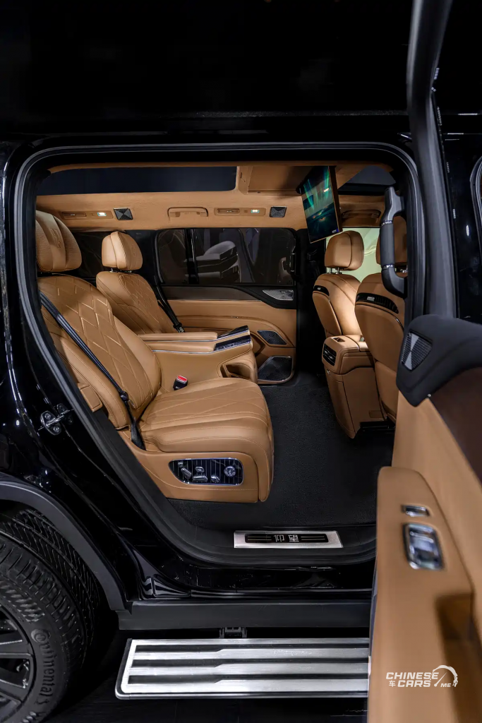 Yangwang U8L: SUV ملكية بامتياز من BYD – مقاعد Zero Gravity، شعارات من ذهب، ومنصة e⁴ الخارقة 1 Yangwang U8L: SUV ملكية بامتياز من BYD – مقاعد Zero Gravity، شعارات من ذهب، ومنصة e⁴ الخارقة