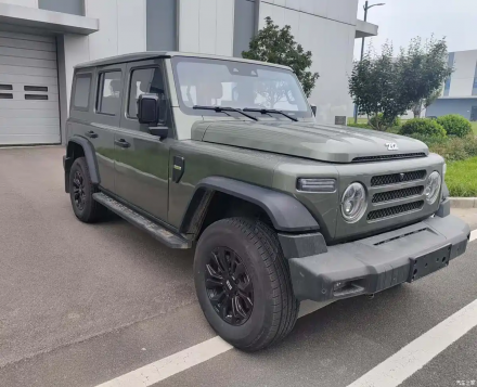 الكشف عن 212 T01 ديزل: سيارة SUV مدمجة بصيغة كلاسيكية وعزم ديزل أقوى للطرق الوعرة