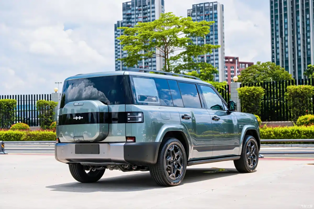 شبكة السيارات الصينية – ليوبارد T7 (فانغ تشنغ باو TAI 7): SUV هجينة متقدمة بتصميم مغامر وتكنولوجيا فائقة