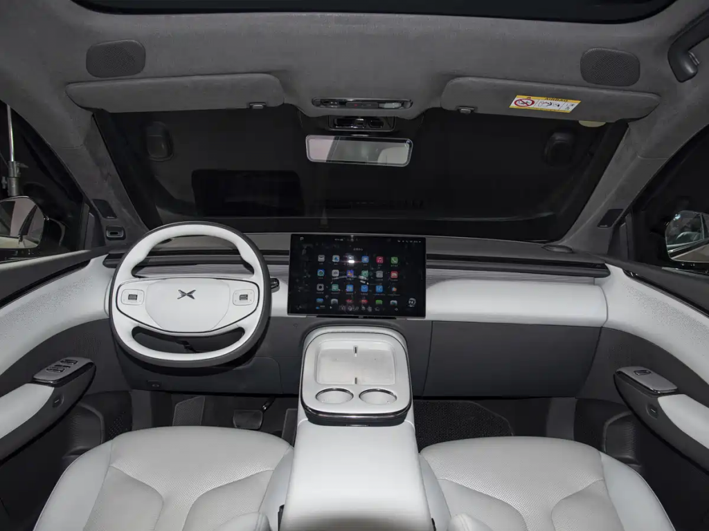 رسميًا: إطلاق سيارة Xpeng G7 2025 الجديدة – SUV كهربائية ذكية بمدى 702 كم وسعة حوسبة مذهلة 2250TOPS 12 شبكة السيارات الصينية – رسميًا: إطلاق سيارة Xpeng G7 2025 الجديدة – SUV كهربائية ذكية بمدى 702 كم وسعة حوسبة مذهلة 2250TOPS
