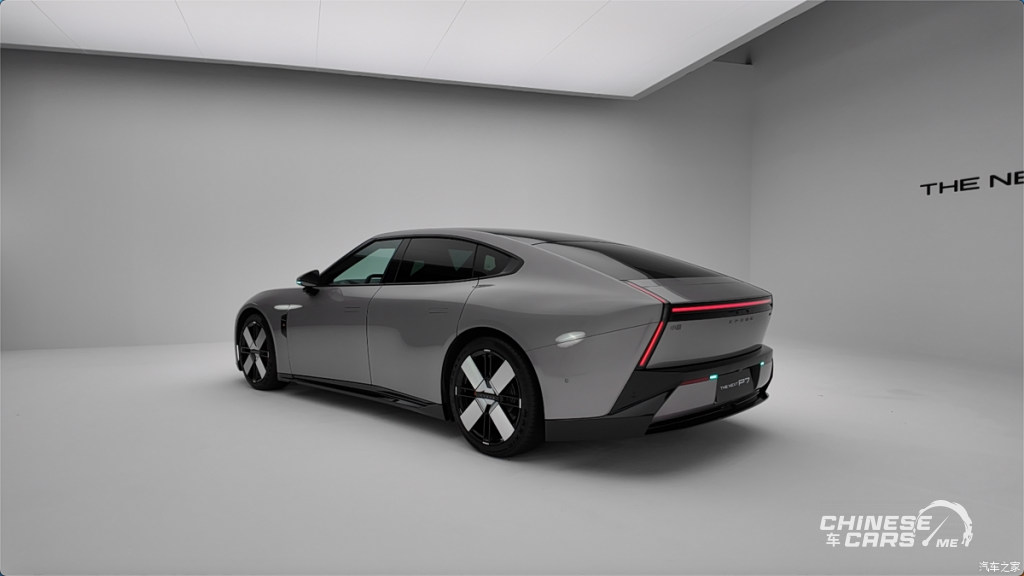 شبكة السيارات الصينية – الكشف الرسمي عن الجيل الجديد من XPENG P7: تصميم رياضي منخفض، شاشة ثلاثية محورية، ونظام دفع فائق الأداء