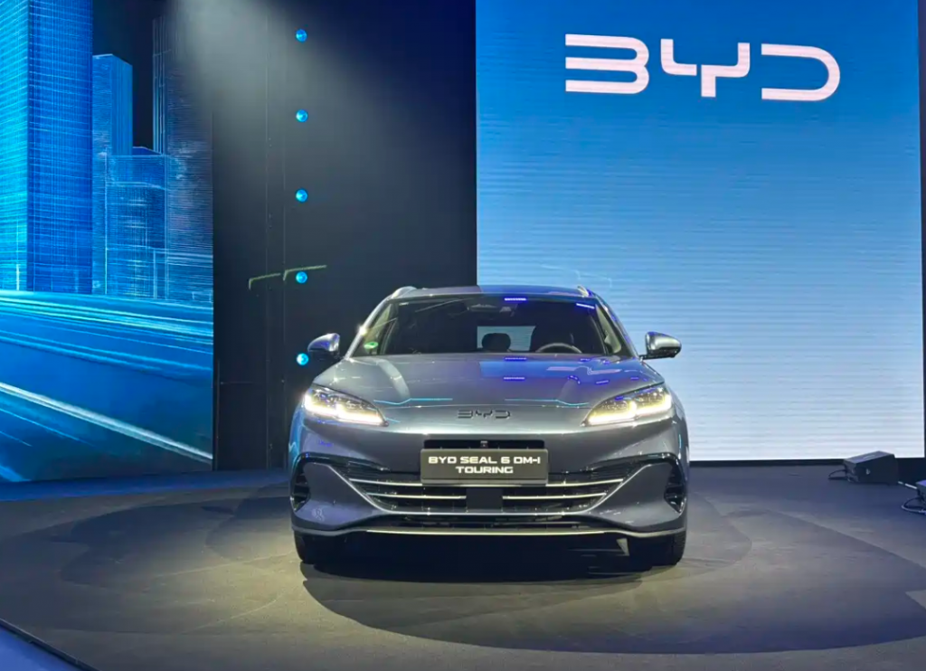 شبكة السيارات الصينية – معرض ميونخ 2025: BYD تكشف عن Seal 6 DM-i Touring وSeagull وTang L وتؤكد ريادتها العالمية