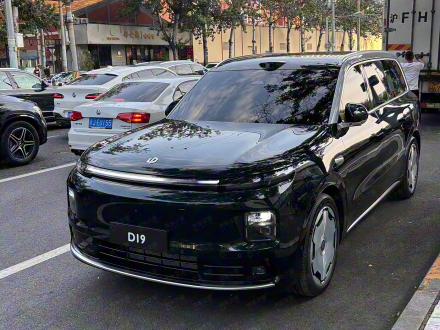ليب موتور D19 الجديدة: SUV عائلية فاخرة بثلاثة صفوف REEV تنطلق في أكتوبر 2025″
