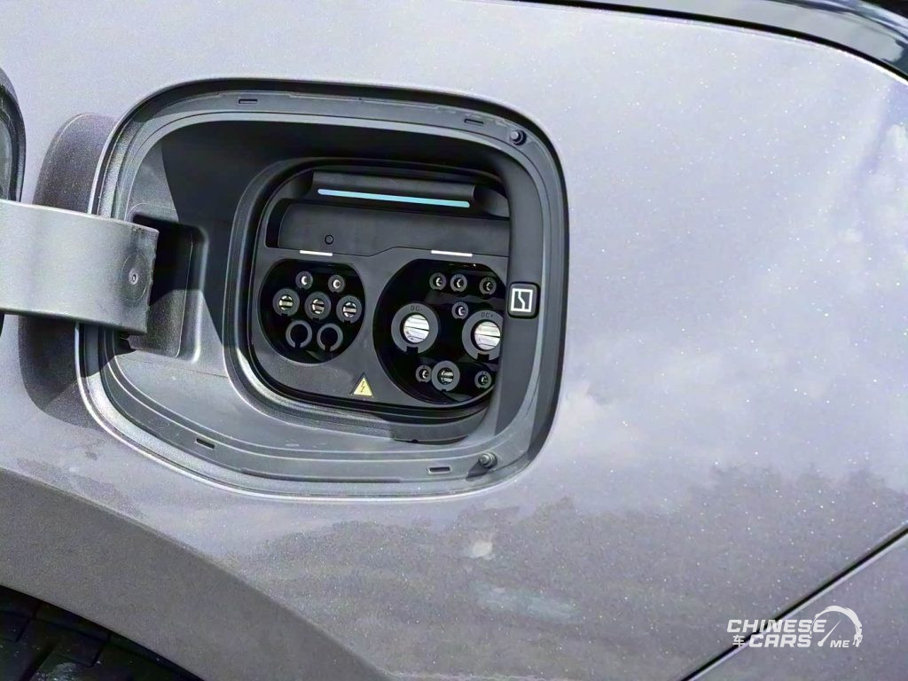 شبكة السيارات الصينية – إطلاق زِيكر 001 المحدثة في الصين – منصة 900V فائقة، أداء 912 حصان، وتسارع 2.8 ثانية فقط!