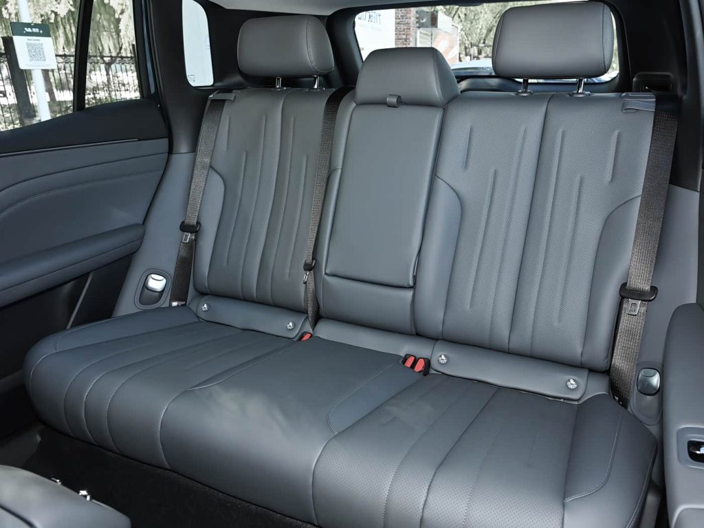 Aion i60 الجديدة من جي ايه سي: SUV هجينة بمدى كهربائي 210 كم وشحن فائق 3C تُطلق رسميًا. 7 شبكة السيارات الصينية – Aion i60 الجديدة من جي ايه سي: SUV هجينة بمدى كهربائي 210 كم وشحن فائق 3C تُطلق رسميًا.