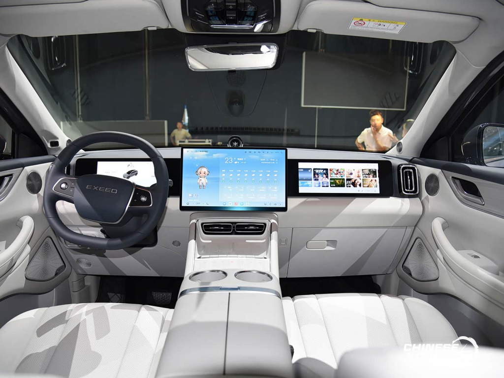 Exeed ET5 هجينة بمدى ممتد تدخل المنافسة بتقنيات ذكية ومدى كهربائي حقيقي 12 شبكة السيارات الصينية – Exeed ET5 هجينة بمدى ممتد تدخل المنافسة بتقنيات ذكية ومدى كهربائي حقيقي