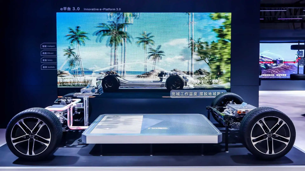 شبكة السيارات الصينية – منصة DENZA e3: ثورة هندسية في عالم السيارات الذكية الفاخرة وتقنية التحكم المركزي المتكاملة