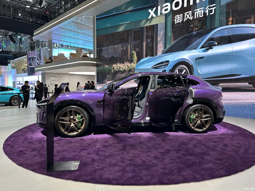 شبكة السيارات الصينية – إطلاق اللون المُخصص “البنفسجي” لأول مرة على سيارة شاومي YU7 Max في معرض قوانغتشو 2025