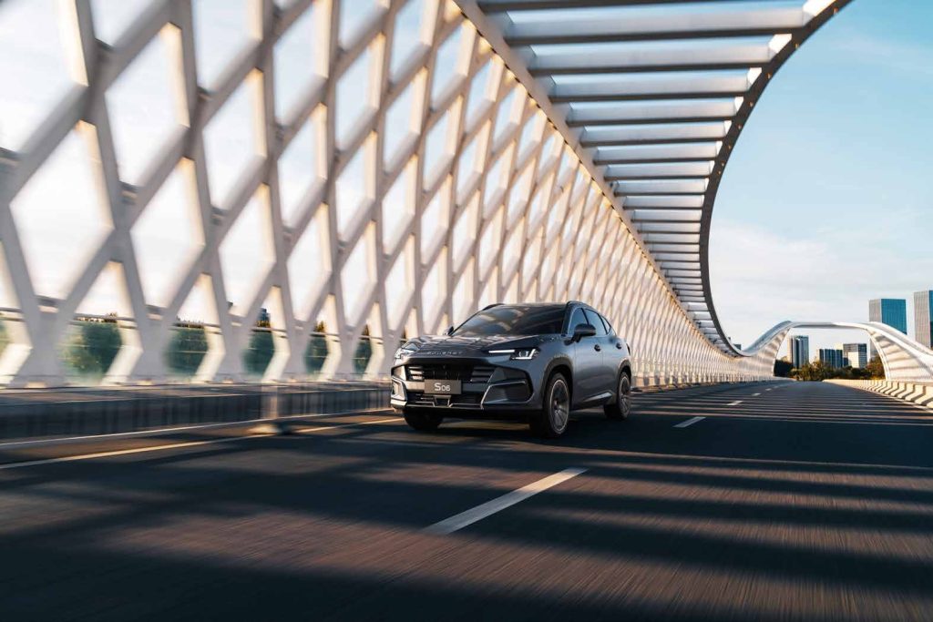 ساويست S06 تظهر في معرض الرياض للسيارات عبر وكيلها شركة سير الشرق 8