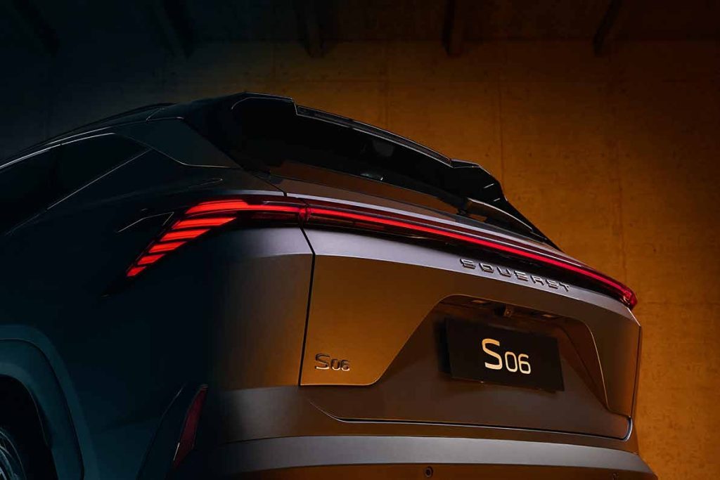 ساويست S06 تظهر في معرض الرياض للسيارات عبر وكيلها شركة سير الشرق 4