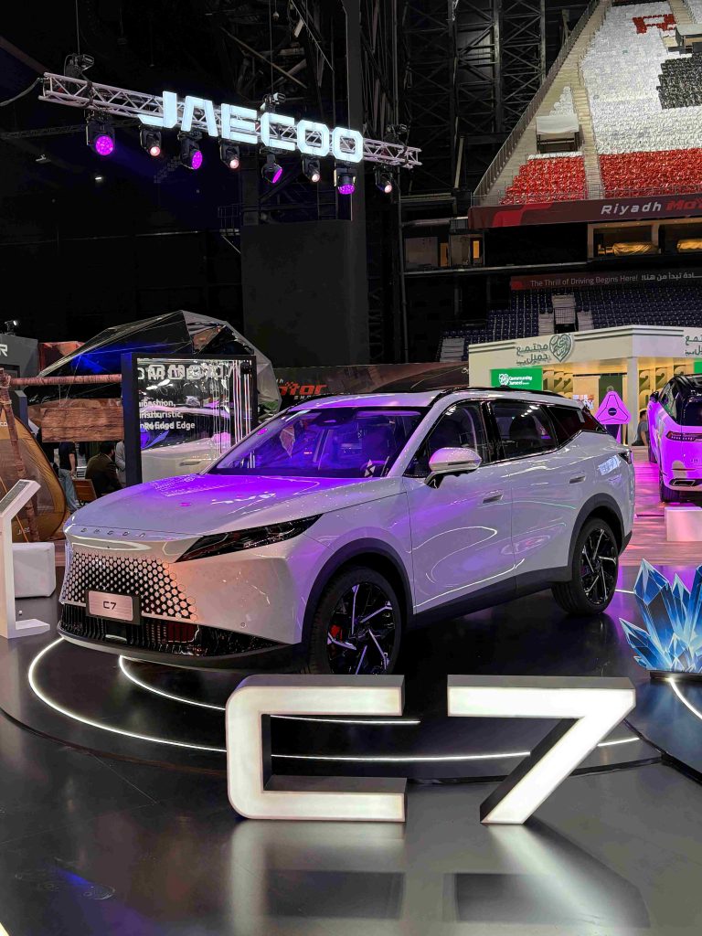 أومودا C7 2026 تظهر في معرض الرياض للسيارات