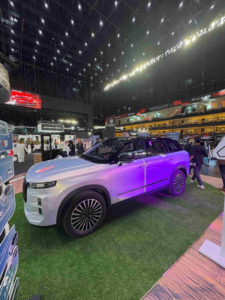 جايكو J5 2026 تظهر في معرض الرياض للسيارات