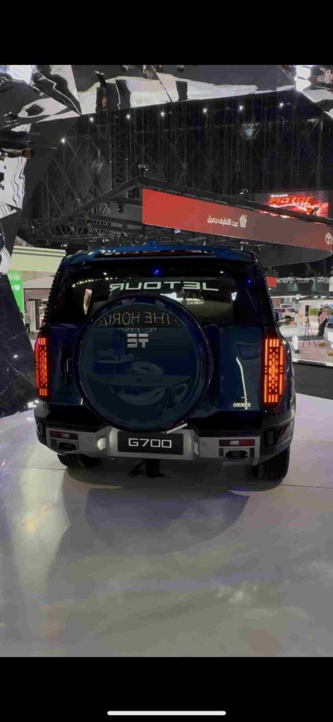 شبكة السيارات الصينية – ظهور سيارة جيتور G700 موديل 2026 في معرض سيارات الرياض