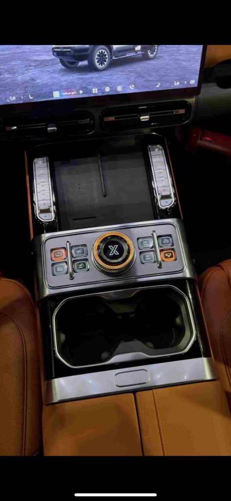 شبكة السيارات الصينية – ظهور سيارة جيتور G700 موديل 2026 في معرض سيارات الرياض