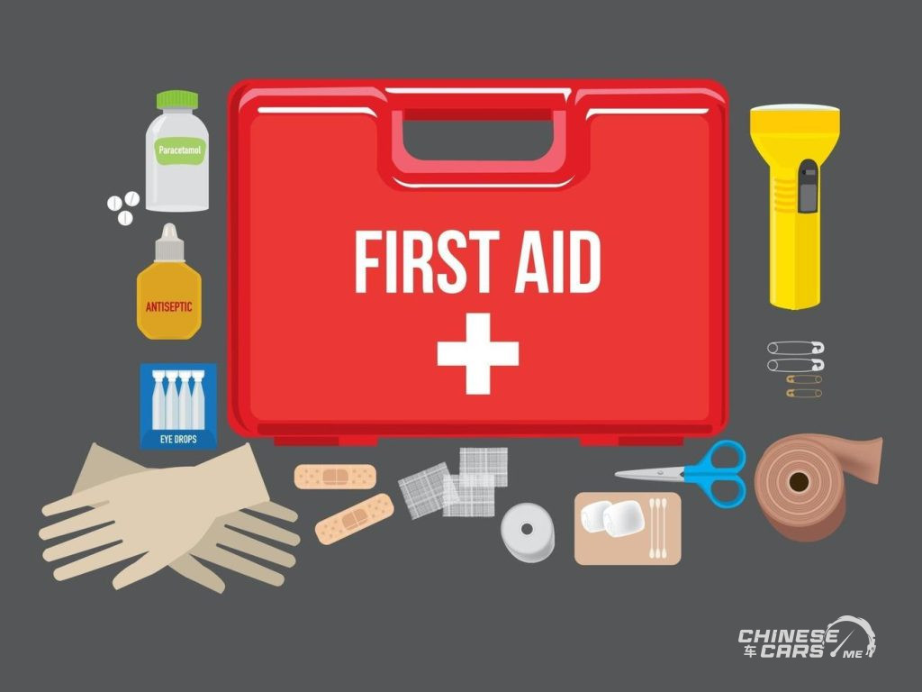 أعطال الطريق: 5 تجهيزات أساسية يجب أن تتوافر في سيارتك