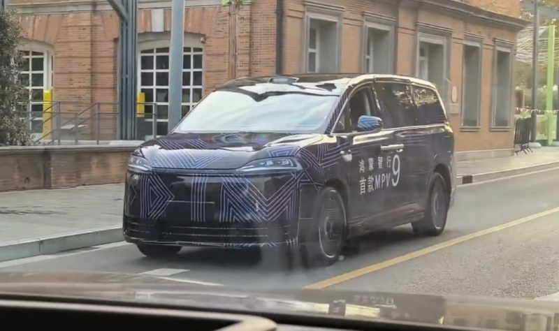 شبكة السيارات الصينية &ndash; لوكسيد V9 من هواوي تصبح أول سيارة في العالم مزوّدة بوسادة هوائية على هيئة خوذة