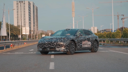 أول سيارة من علامة “تشيجينغ” المشتركة بين هواوي وGAC تظهر رسميًا: واجن رياضية بقدرات ذكاء L3 وسعر منافس