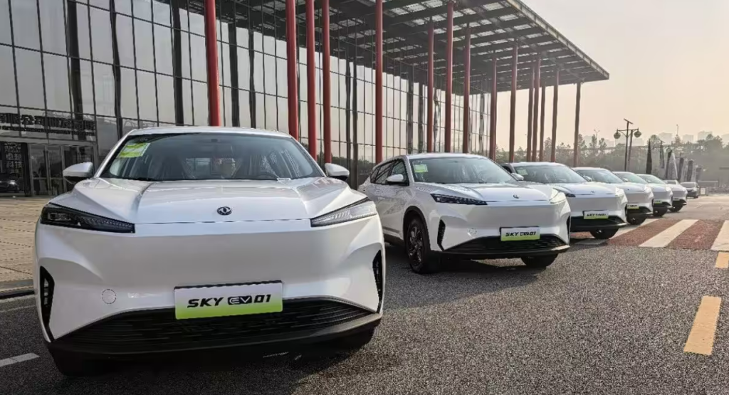 دونغ فينغ فنغشن SKY EV01 تدخل التاريخ كأول سيارة إنتاج عالميًا بنظام بيدو المستقل: خطوة استراتيجية في أمن الاتصالات الذكية