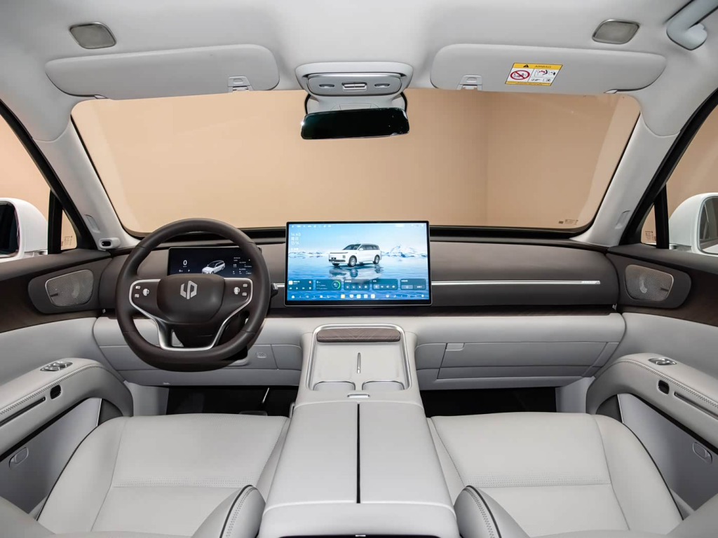 شبكة السيارات الصينية &ndash; تحالف إستراتيجي تاريخي بين FAW وLeapmotor… وتوجه قوي لاقتحام الفئة الفاخرة عبر سلسلة D الجديدة بقيادة D99 وD19