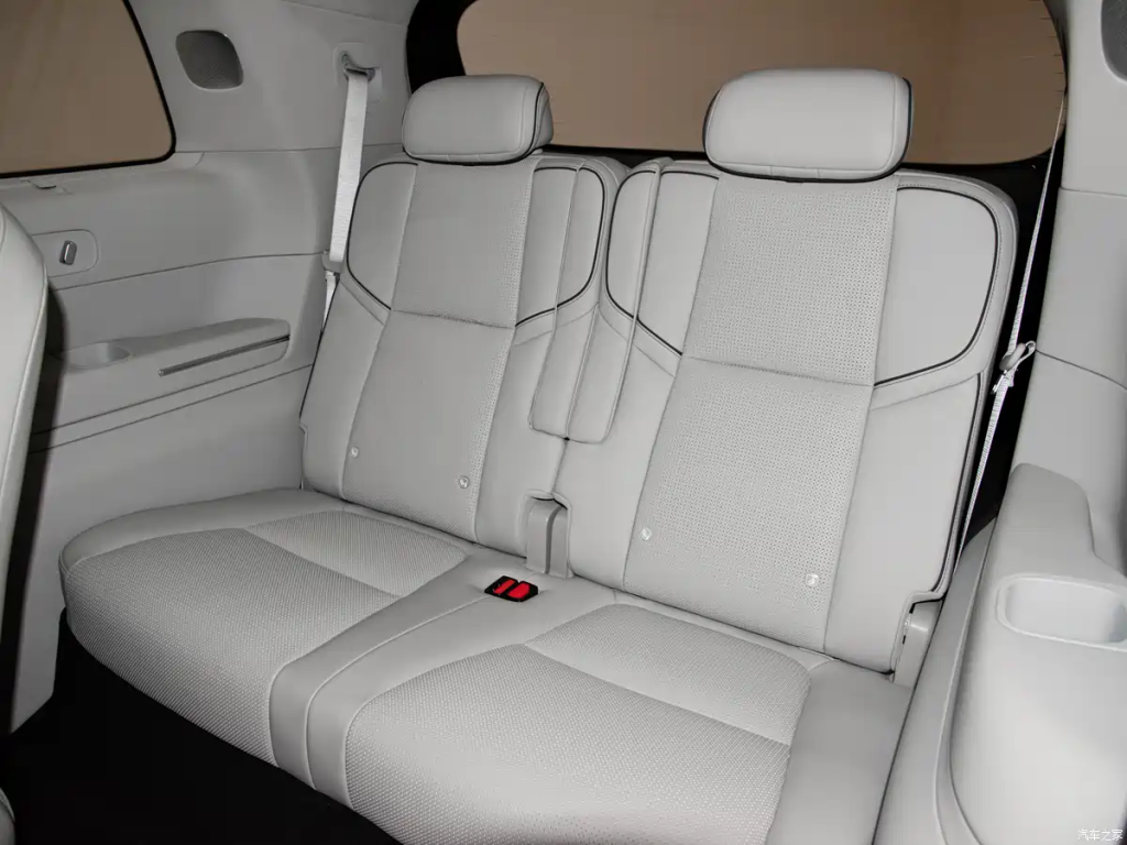 شبكة السيارات الصينية &ndash; Leapmotor D19 تكشف عن الداخلية رسميًا وتفتح الحجز المسبق… والإطلاق والتسليم في أبريل 2026