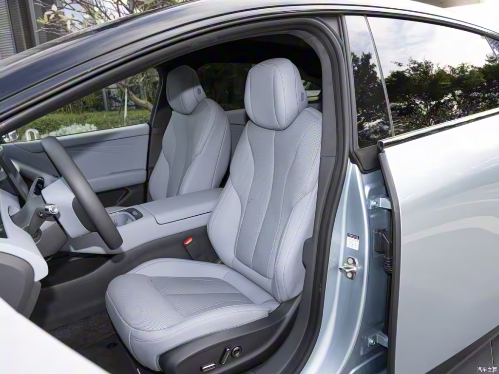 شبكة السيارات الصينية &ndash; Xpeng تكشف رسميًا عن P7+ موديل 2026… تصميم جديد، 104 ترقية شاملة، ومنصات 800 فولت مع خيارين للطاقة