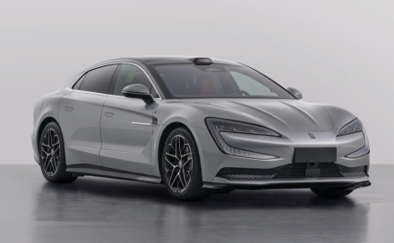 Yangwang U7 الكهربائية الجديدة تحصل على بطارية Blade بسعة 150.01 كيلوواط ساعة ومدى يتجاوز 1,000 كيلومتر