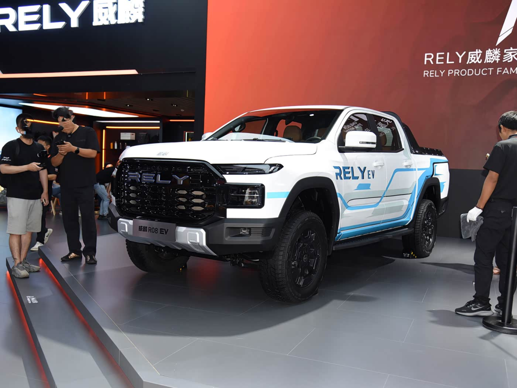 بيك أب كهربائي جديد من شيري على الأبواب: R08EV بشاشة وسطية كبيرة وإطلاق رسمي في 27 يناير