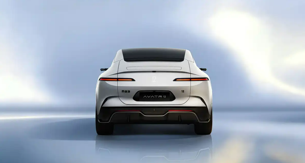شبكة السيارات الصينية &ndash; أفاتر 12 تدخل 2026 بتحديثات ذكية وتصميم أكثر انسيابية: تقنيات قيادة متقدمة وقوى كهربائية تصل إلى 965 حصان لأول مرة!!