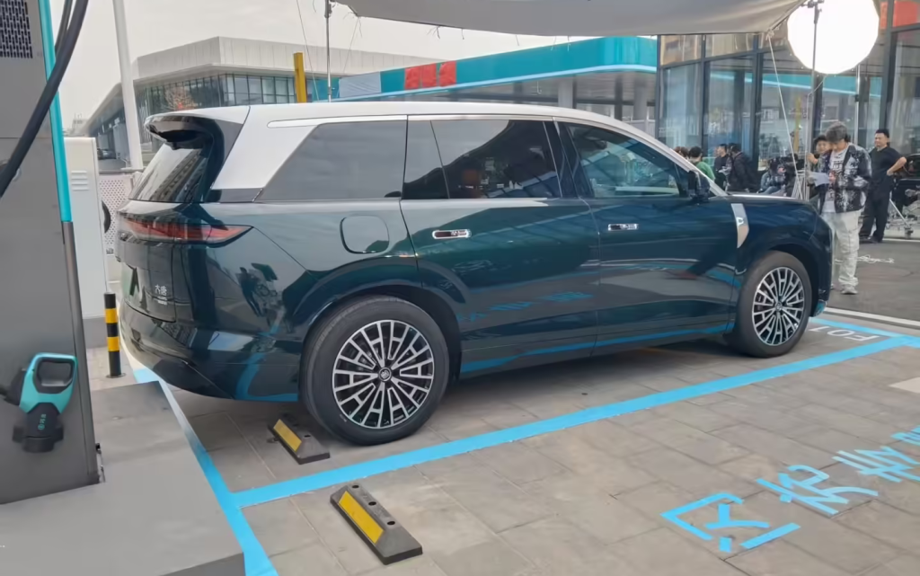 شبكة السيارات الصينية &ndash; BYD تكشف ملامح أقوى SUV في تاريخها: تانغ 9 تظهر بلا تمويه وتسارع رياضي في فئة الفلاجشيب