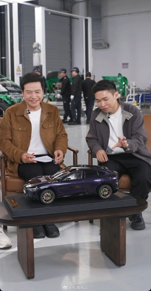 شبكة السيارات الصينية &ndash; لي جون يفكك سيارة شاومي YU7 على الهواء مباشرة ويدافع عنها أمام العاصفة الإعلامية… كشف هندسي شفاف يرد على الانتقادات ويؤكد جودة المواد