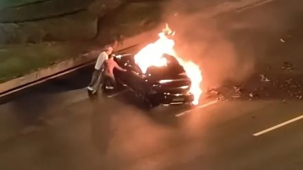 حادث مأساوي جديد: تعطل أبواب سيارة شاومي بعد فقدان الطاقة والسيارة تحترق!!