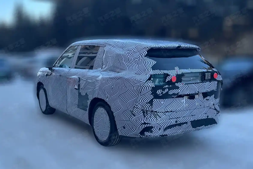 XPENG تتوسع: أول صور تجسسية لـ G02 تكشف SUV جديدة أقل من GX مع خيارَي المدى الممتد والكهرباء الكاملة 3 شبكة السيارات الصينية – XPENG تتوسع: أول صور تجسسية لـ G02 تكشف SUV جديدة أقل من GX مع خيارَي المدى الممتد والكهرباء الكاملة