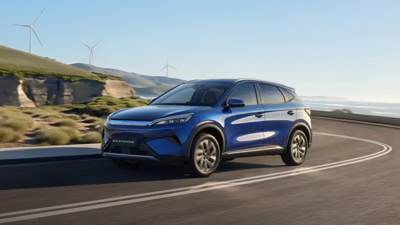 BYD Atto 3 Evo تنطلق عالميًا: نظام 800 فولت، دفع رباعي، وتسارع رياضي يعيد تعريف فئة الكروس أوفر الكهربائية