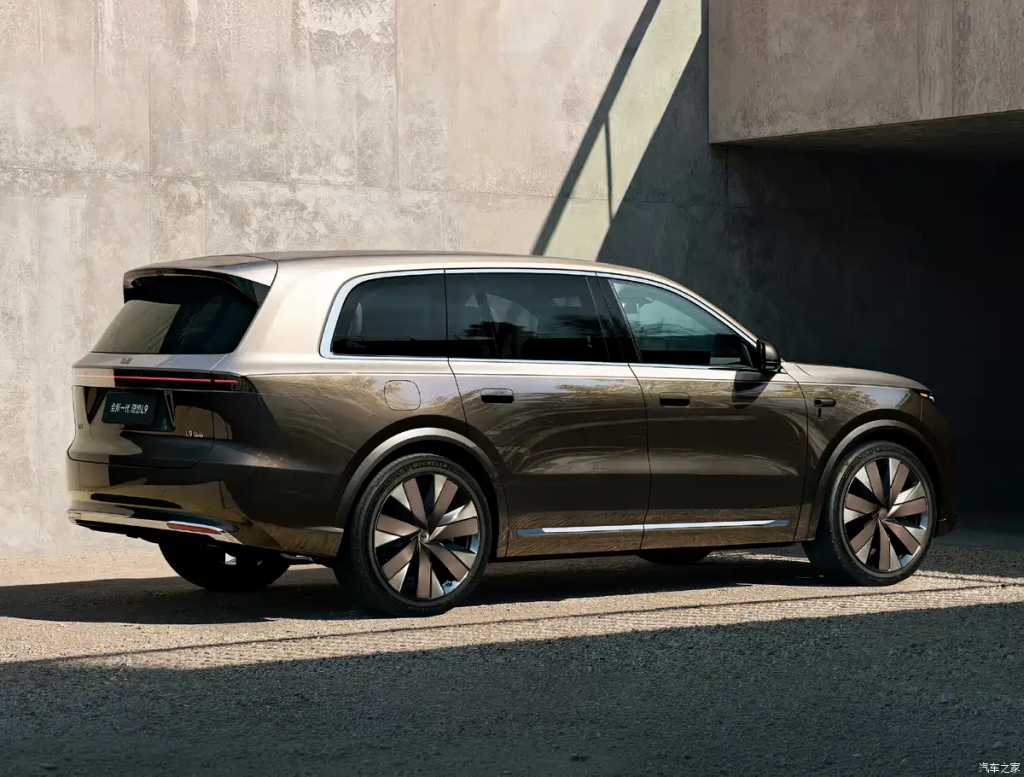 شبكة السيارات الصينية &ndash; لي أوتو: انضمام رسمي إلى لوبي الاتحاد الأوروبي يمهّد لتوسّع محسوب في السوق الأوروبية