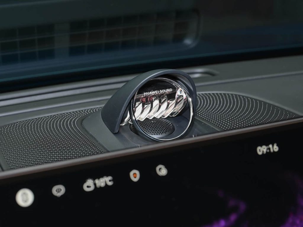 شبكة السيارات الصينية &ndash; هواوي تضرب بقوة في فئة الـ37 ألف دولار: AITO M6 2026 الجديدة تكشف أوراقها - مدى يصل إلى 1400 كم وتقنيات غير مسبوقة