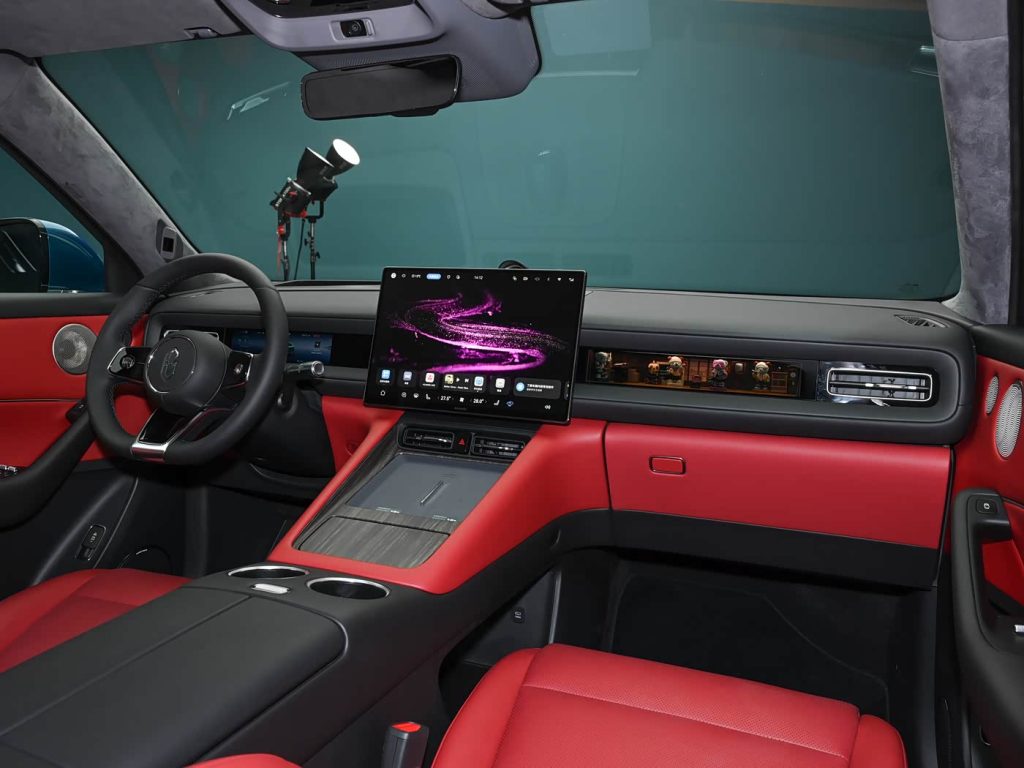 شبكة السيارات الصينية &ndash; هواوي تضرب بقوة في فئة الـ37 ألف دولار: AITO M6 2026 الجديدة تكشف أوراقها - مدى يصل إلى 1400 كم وتقنيات غير مسبوقة