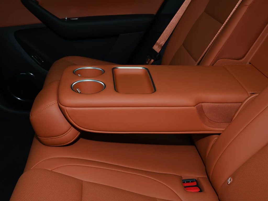 شبكة السيارات الصينية &ndash; هواوي تضرب بقوة في فئة الـ37 ألف دولار: AITO M6 2026 الجديدة تكشف أوراقها - مدى يصل إلى 1400 كم وتقنيات غير مسبوقة