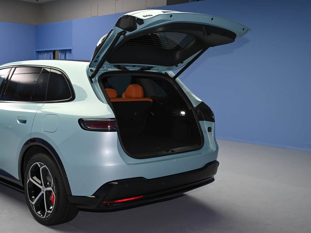 شبكة السيارات الصينية &ndash; هواوي تضرب بقوة في فئة الـ37 ألف دولار: AITO M6 2026 الجديدة تكشف أوراقها - مدى يصل إلى 1400 كم وتقنيات غير مسبوقة